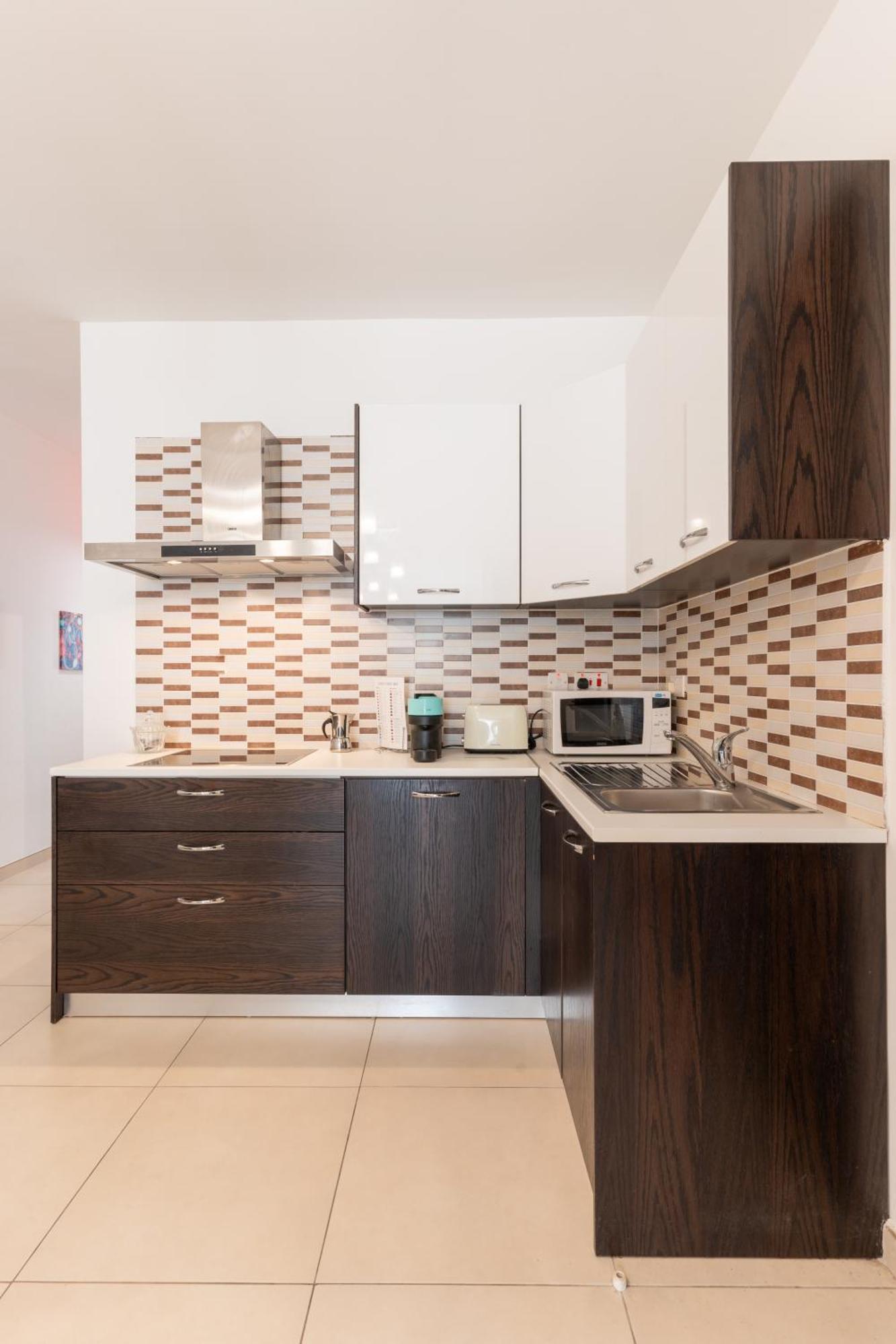 2 Bedroom In Central St Julians Prime Location In Paceville Apt 3 By Vaganza Сент Джулианс Экстерьер фото