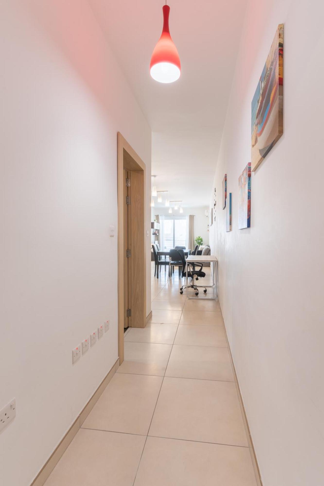 2 Bedroom In Central St Julians Prime Location In Paceville Apt 3 By Vaganza Сент Джулианс Экстерьер фото
