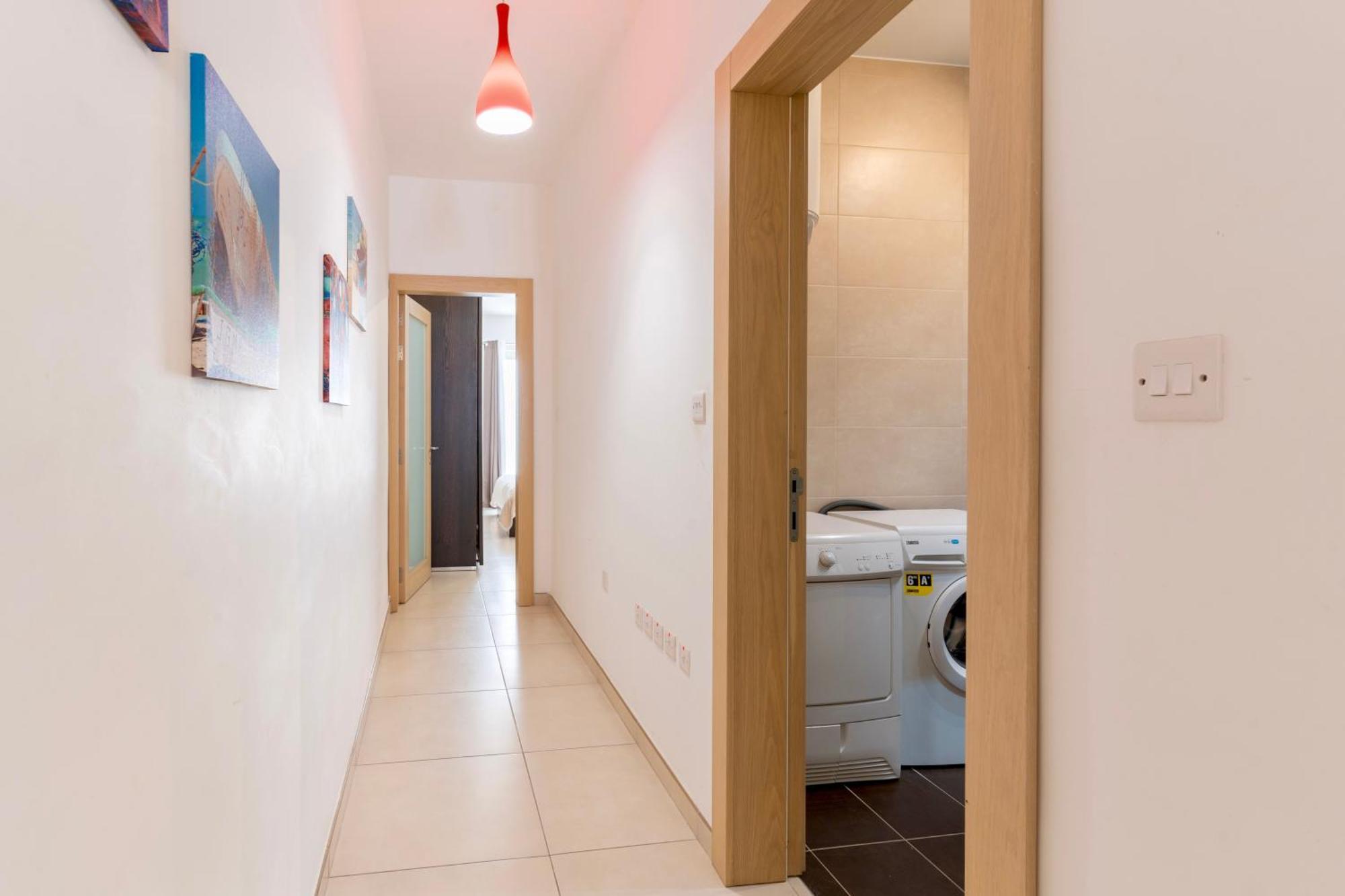 2 Bedroom In Central St Julians Prime Location In Paceville Apt 3 By Vaganza Сент Джулианс Экстерьер фото