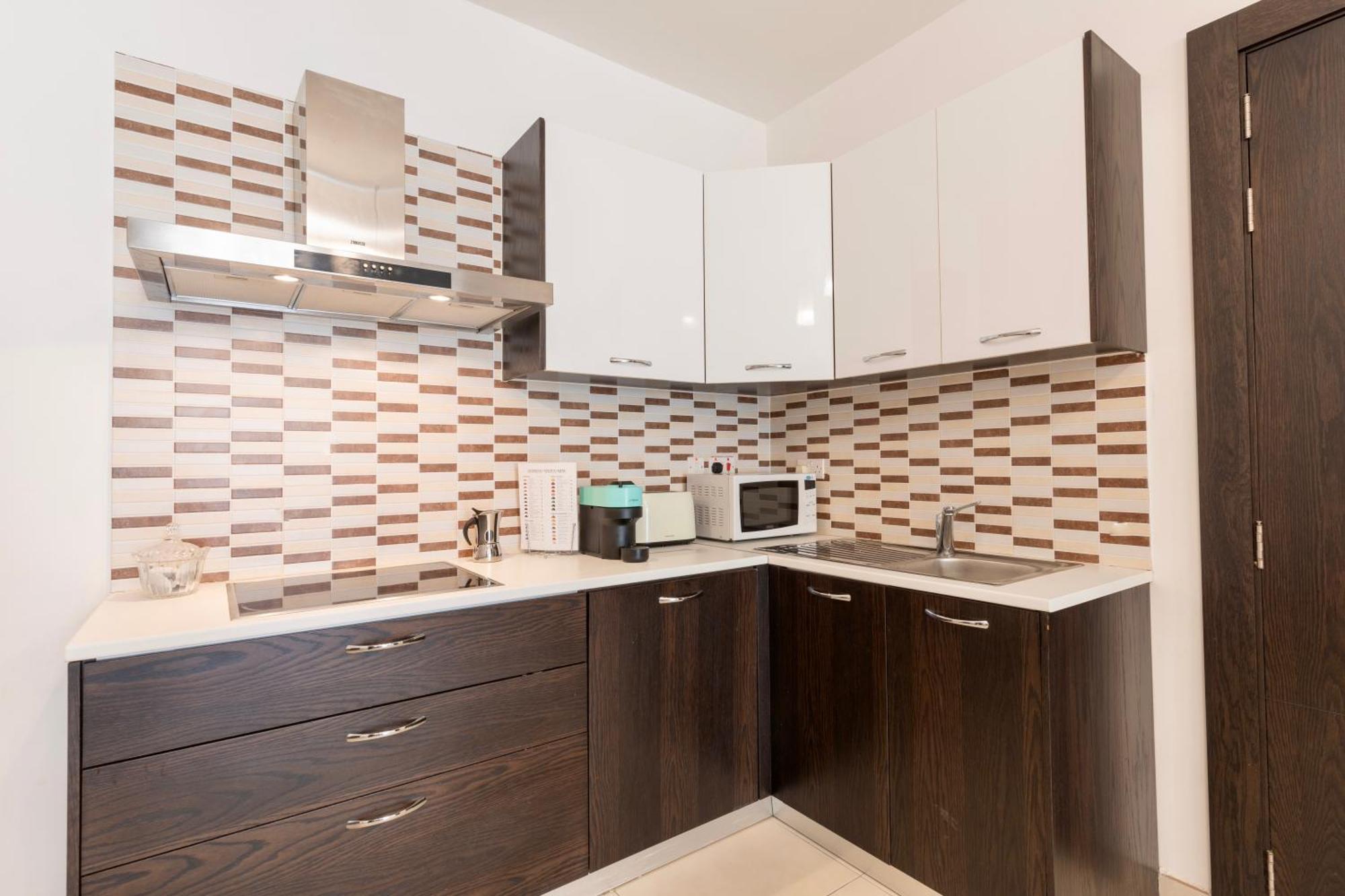 2 Bedroom In Central St Julians Prime Location In Paceville Apt 3 By Vaganza Сент Джулианс Экстерьер фото