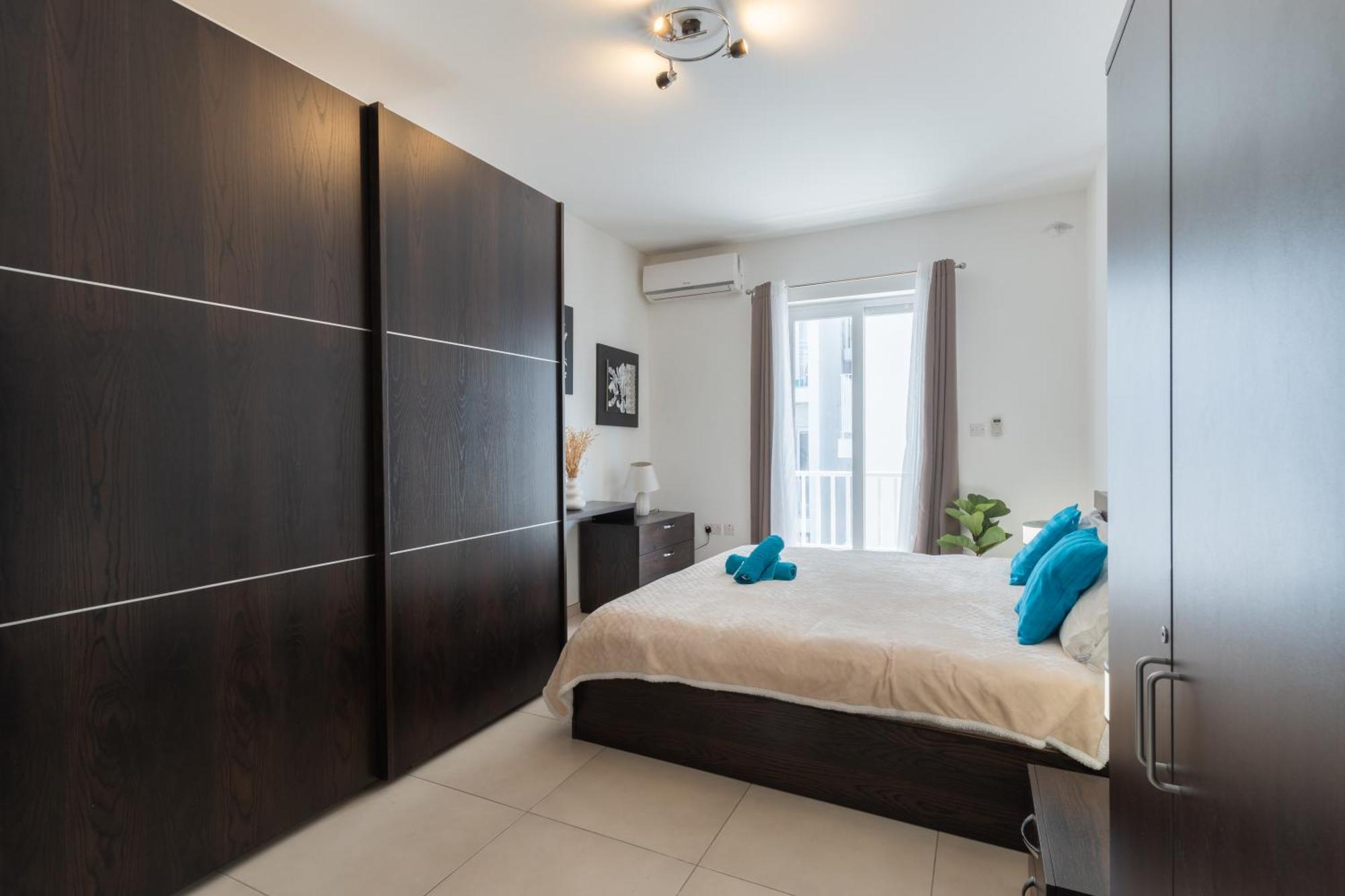 2 Bedroom In Central St Julians Prime Location In Paceville Apt 3 By Vaganza Сент Джулианс Экстерьер фото